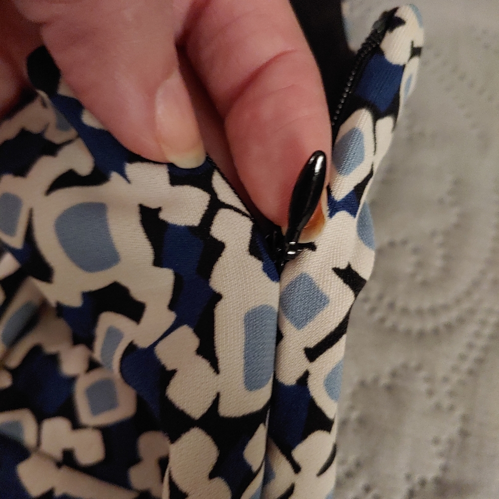 Loft Dress - Picture 2 of 9